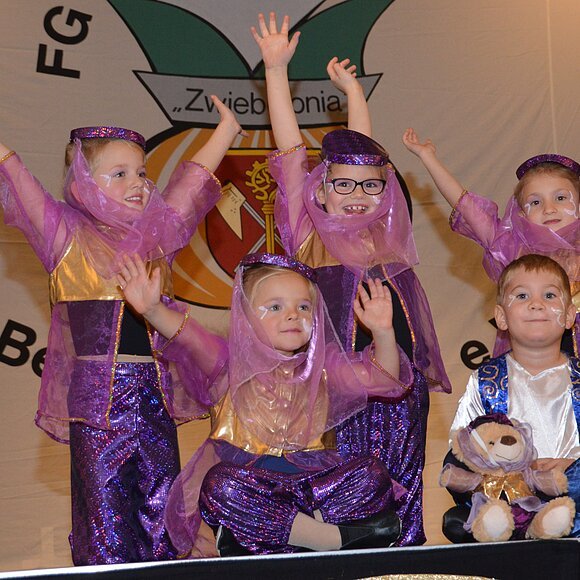 Showtanz der Faschingsgesellschaft Grün-Weiß Zwiebelonia Beilngries.