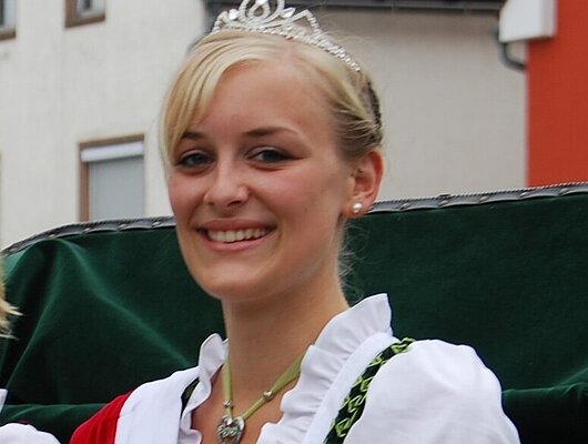 Volksfestkönigin 2012 Ramona Bruckschlögl