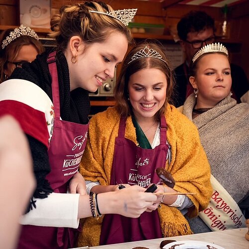 Zwiebelkönigin Ida am Lebkuchenstand